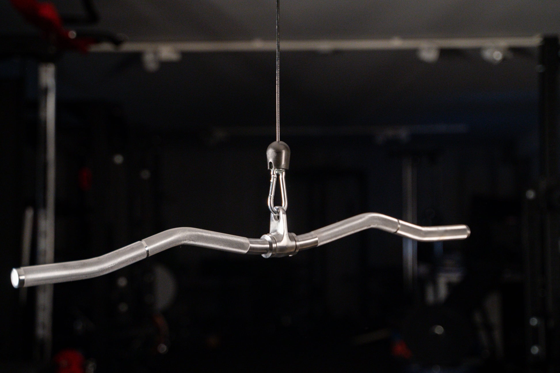 Multi-Grip Curl Bar mit Drehgelenk SQMIZE® V8 Series MC-420 www.simpleproducts.at 